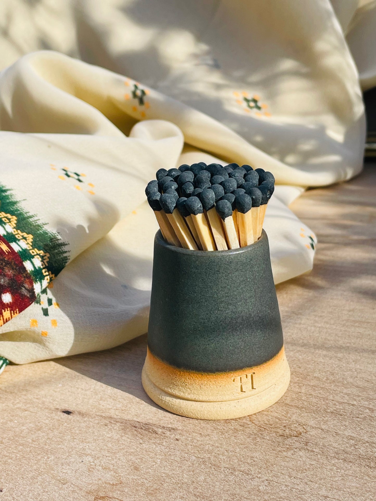 Match Pot with Striker and Matches - Moss