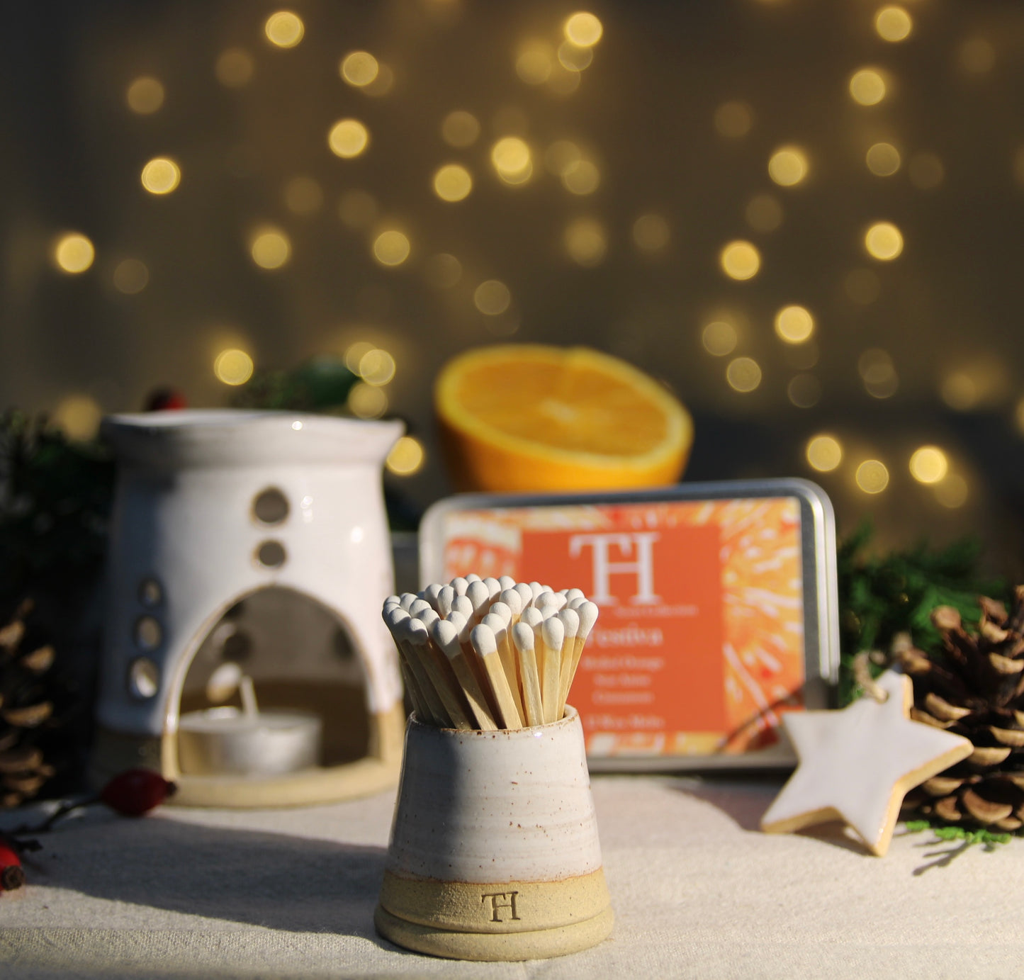 Wax Melter & Match Pot Striker Gift Set & 12 Wax Melts